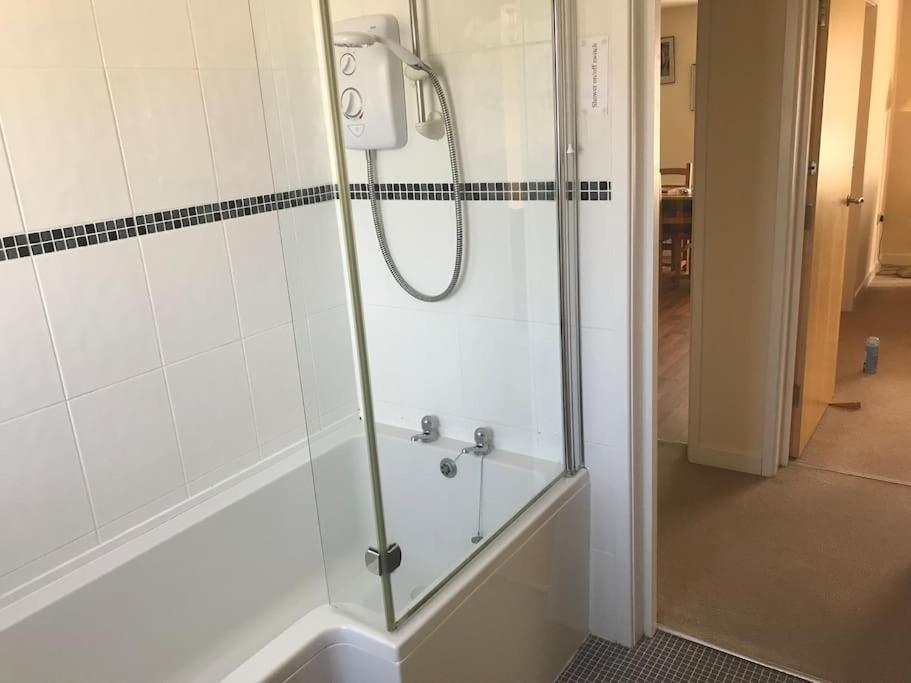 Great Offer 2 Bed Tenby Flat Free Parking 外观 照片