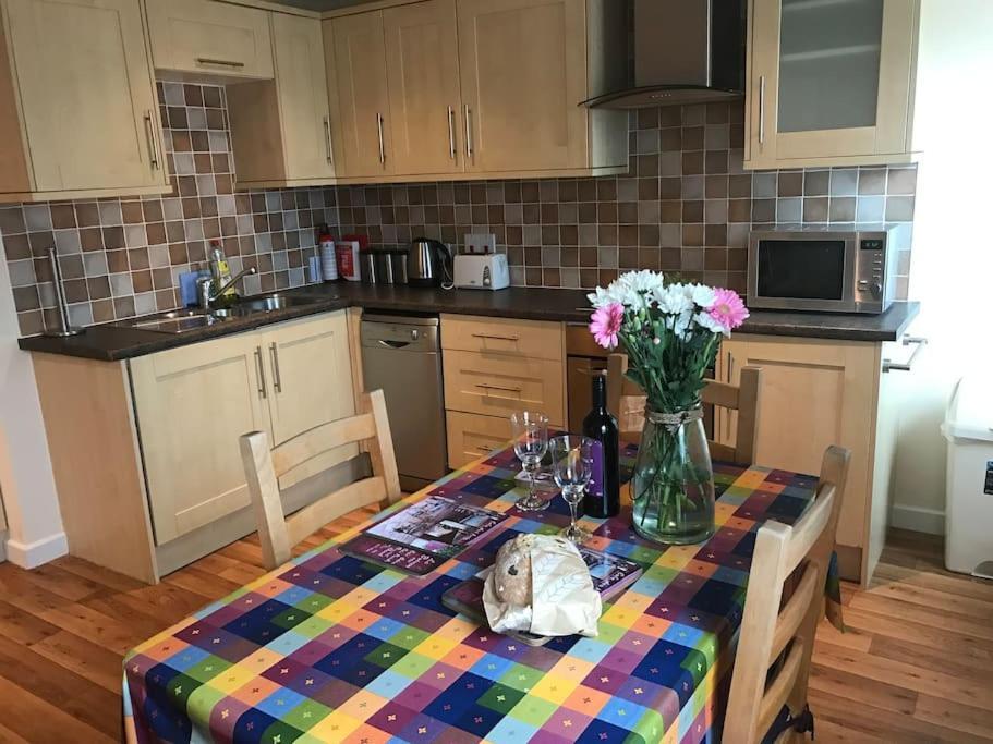 Great Offer 2 Bed Tenby Flat Free Parking 外观 照片